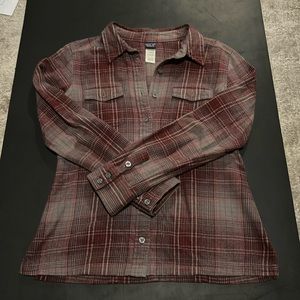 Patagonia women’s fjord flannel